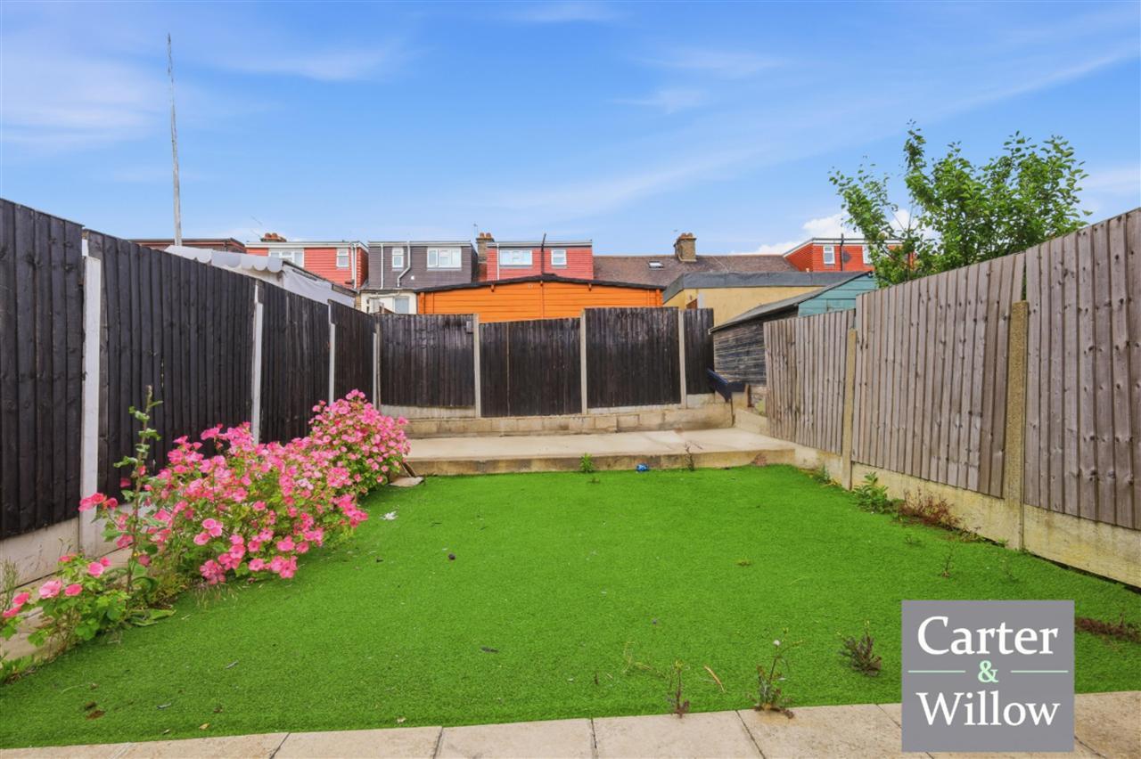 Netherfield Gardens, Barking, Essex Image 21
