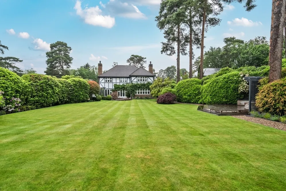 Brock Way, Virginia Water GU25 photo 4