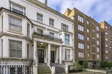Earls Court Road London W8 photo 10