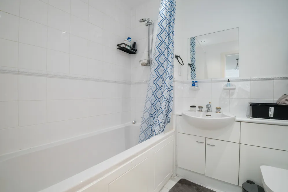 Boardwalk Place, London, E14 photo 10