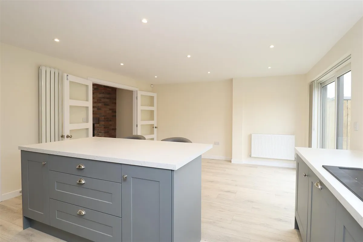 Beagle Ridge Drive, York