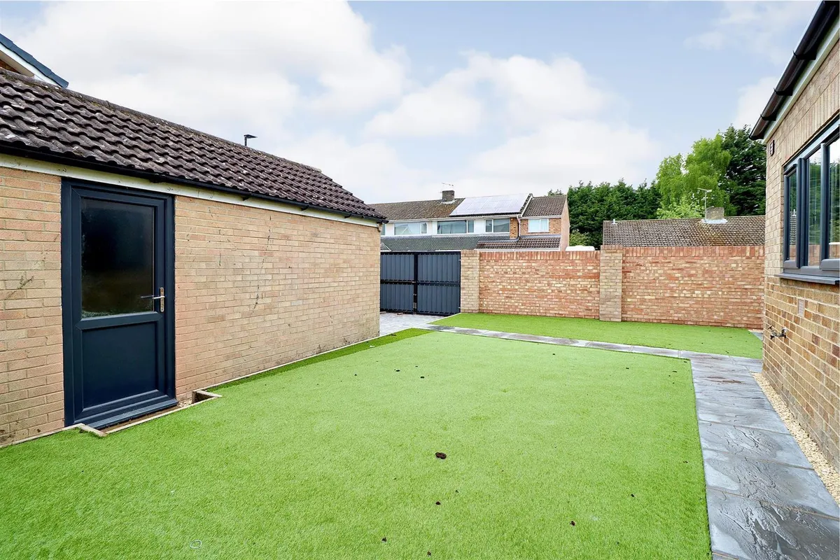 Beagle Ridge Drive, York