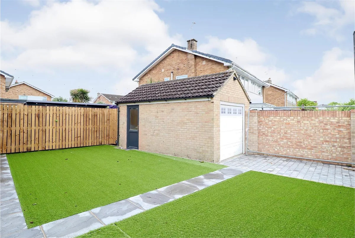 Beagle Ridge Drive, York