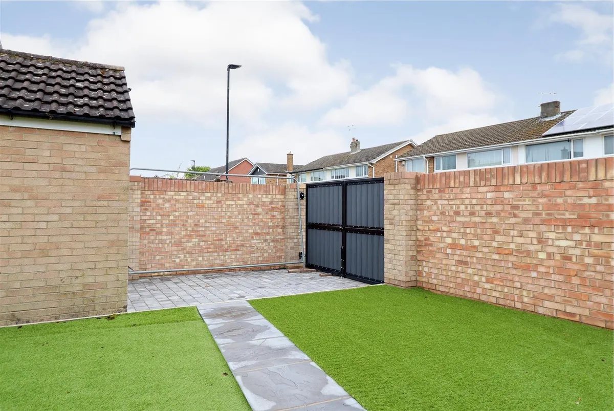 Beagle Ridge Drive, York
