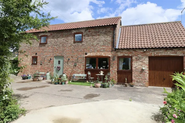Main Road, Harlthorpe, Selby
