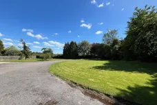 Main Road, Denstone