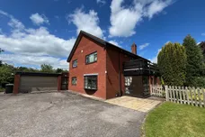 Main Road, Denstone
