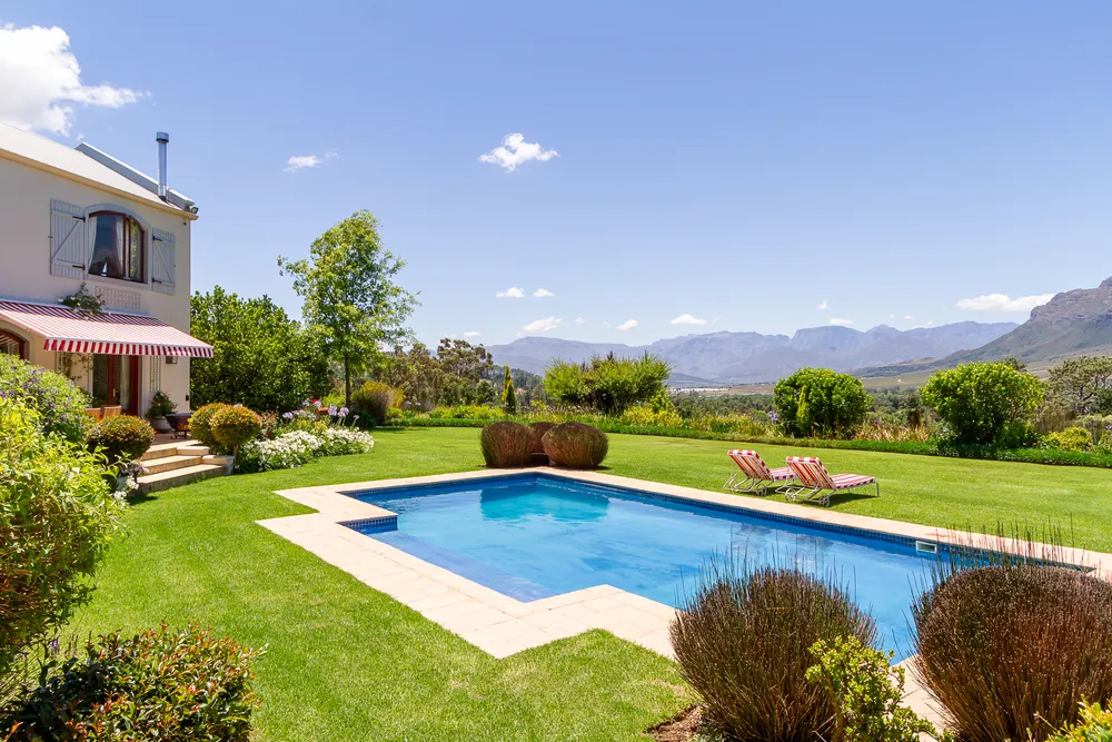 South Africa, Western Cape, Stellenbosch Farms, Zevenrivieren Rd, BMontagnes