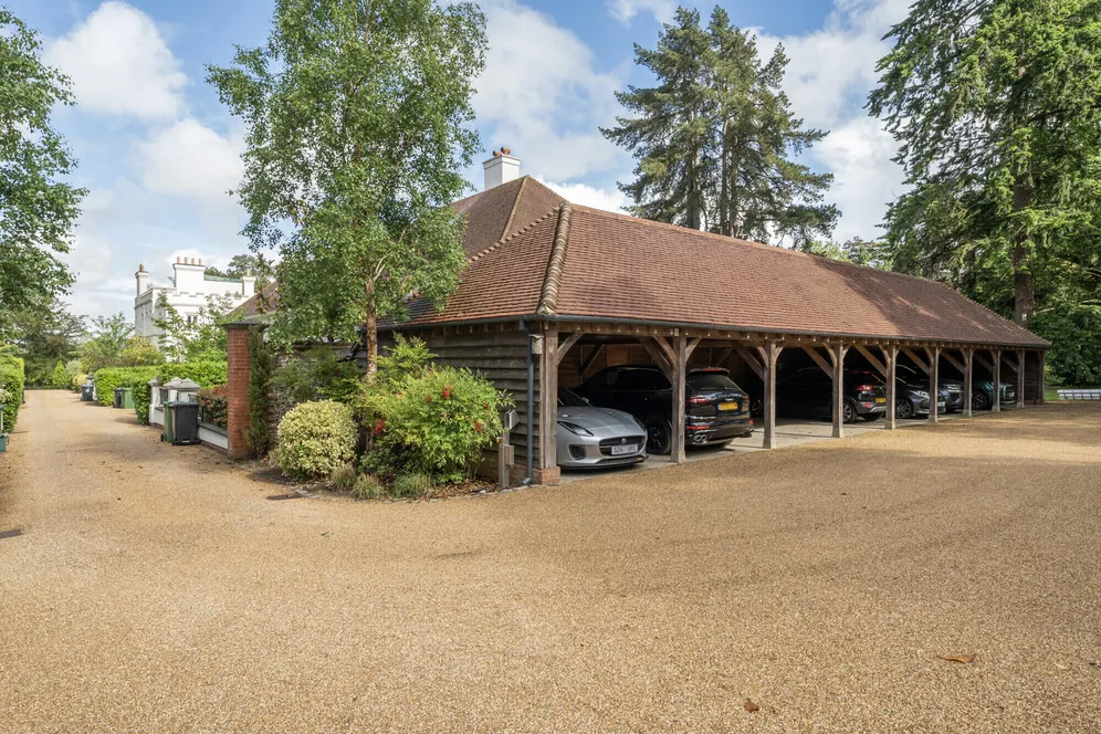 Westcott Road, Dorking, RH4 photo 12