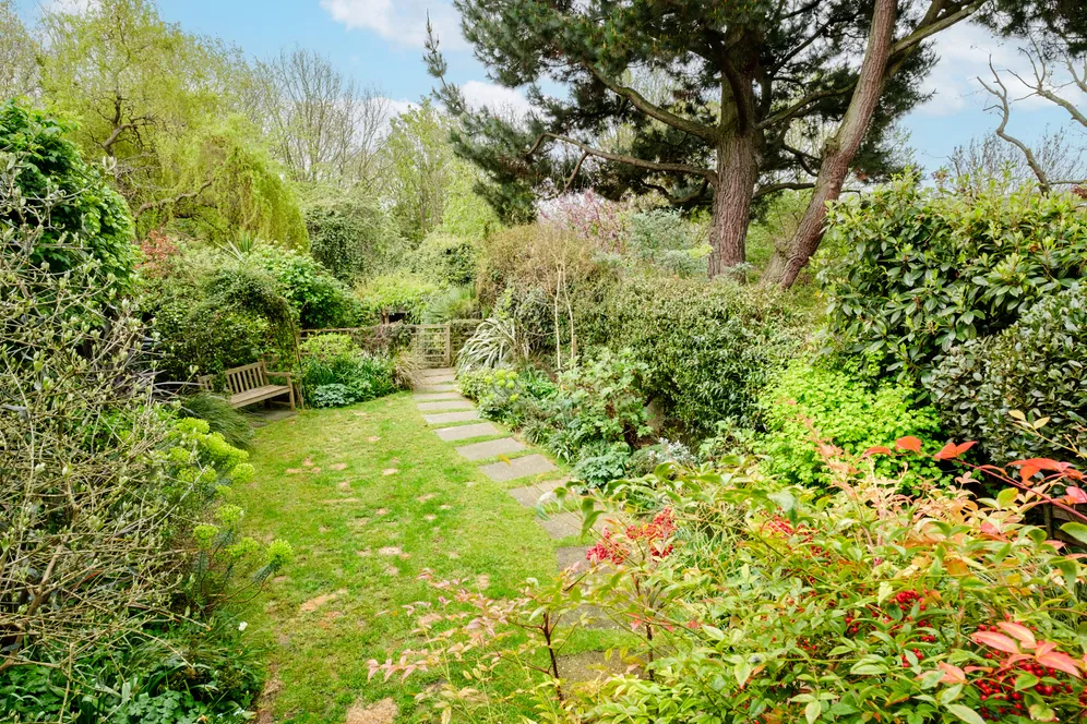 Church Crescent, London, N10 photo 3