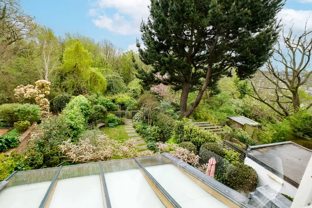 Church Crescent, London, N10