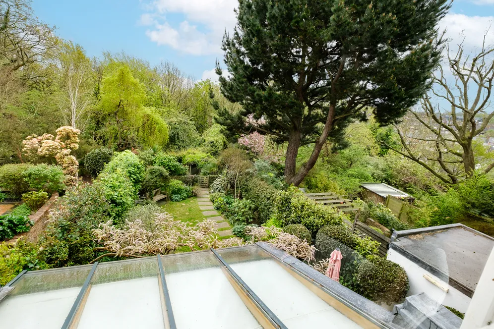 Church Crescent, London, N10 photo 31
