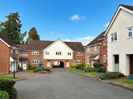Dunsley Place, Tring photo