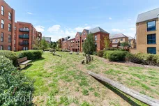 Felnex Avenue, Wallington