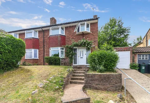 Kindersley Way, Abbots Langley, WD5