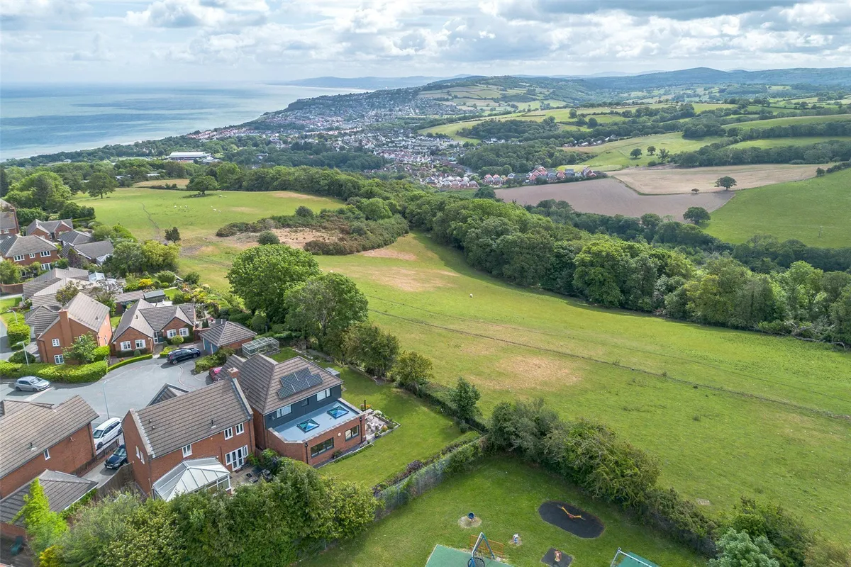 Cerddedfa Glyder, Colwyn Bay, Conwy, LL29