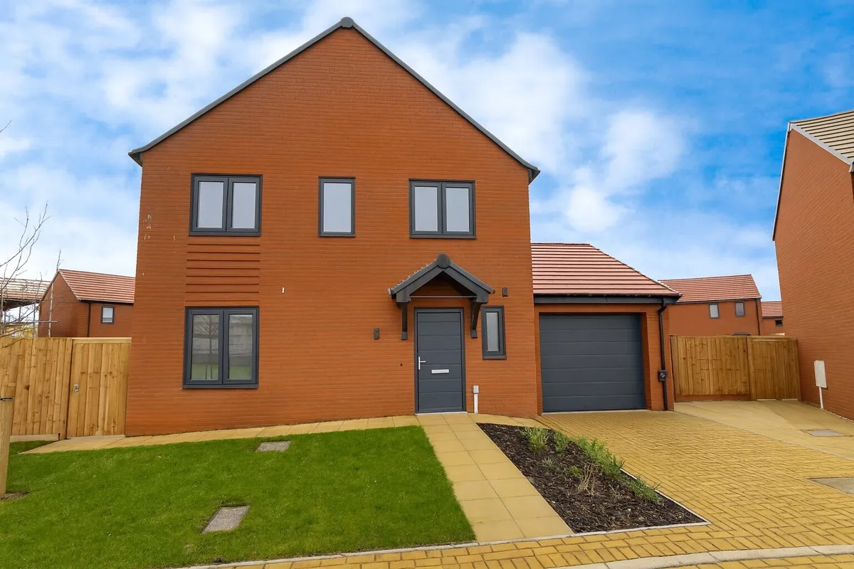 Eastwood, Bradwell, Great Yarmouth