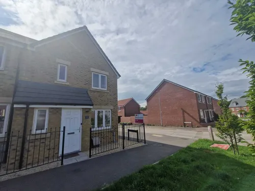 Kingfisher Drive, YEOVILphoto