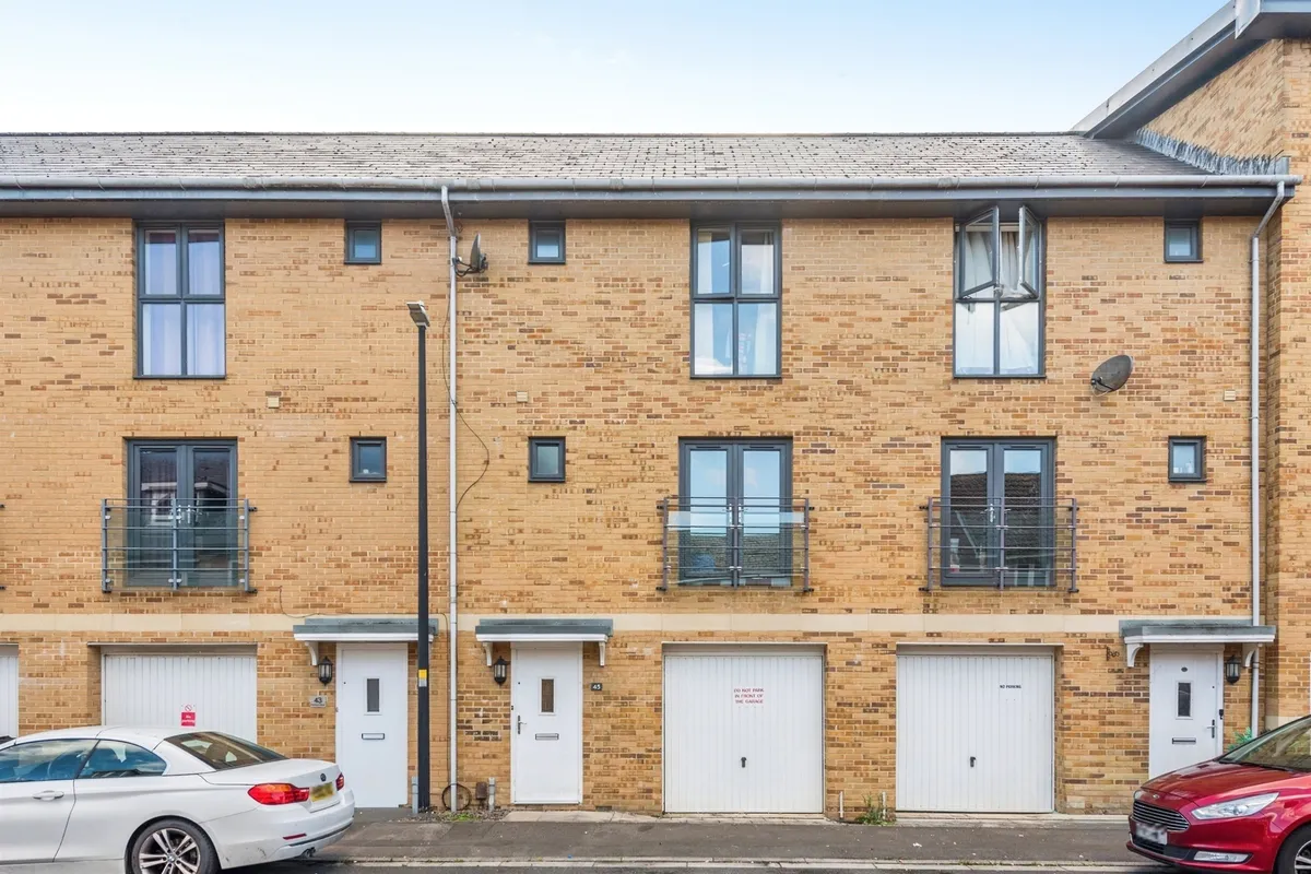 Pasteur Drive, Swindon