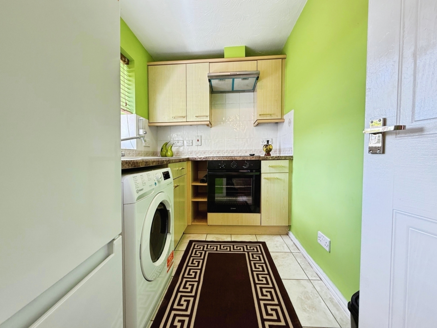 Botham Drive, Slough Image 9