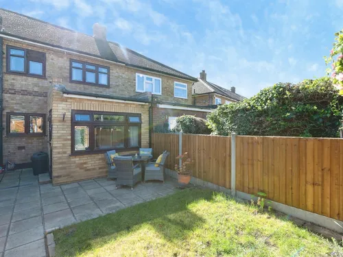 Nelson Road, Rainhamphoto