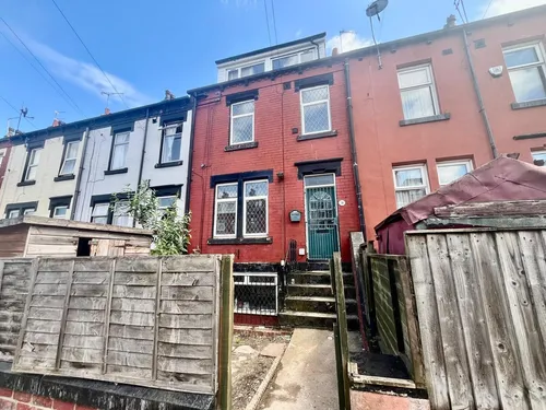 Longroyd Avenue, LEEDSphoto