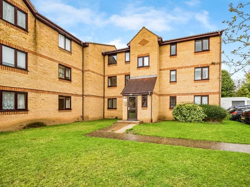 Lowestoft Drive, SLOUGHphoto