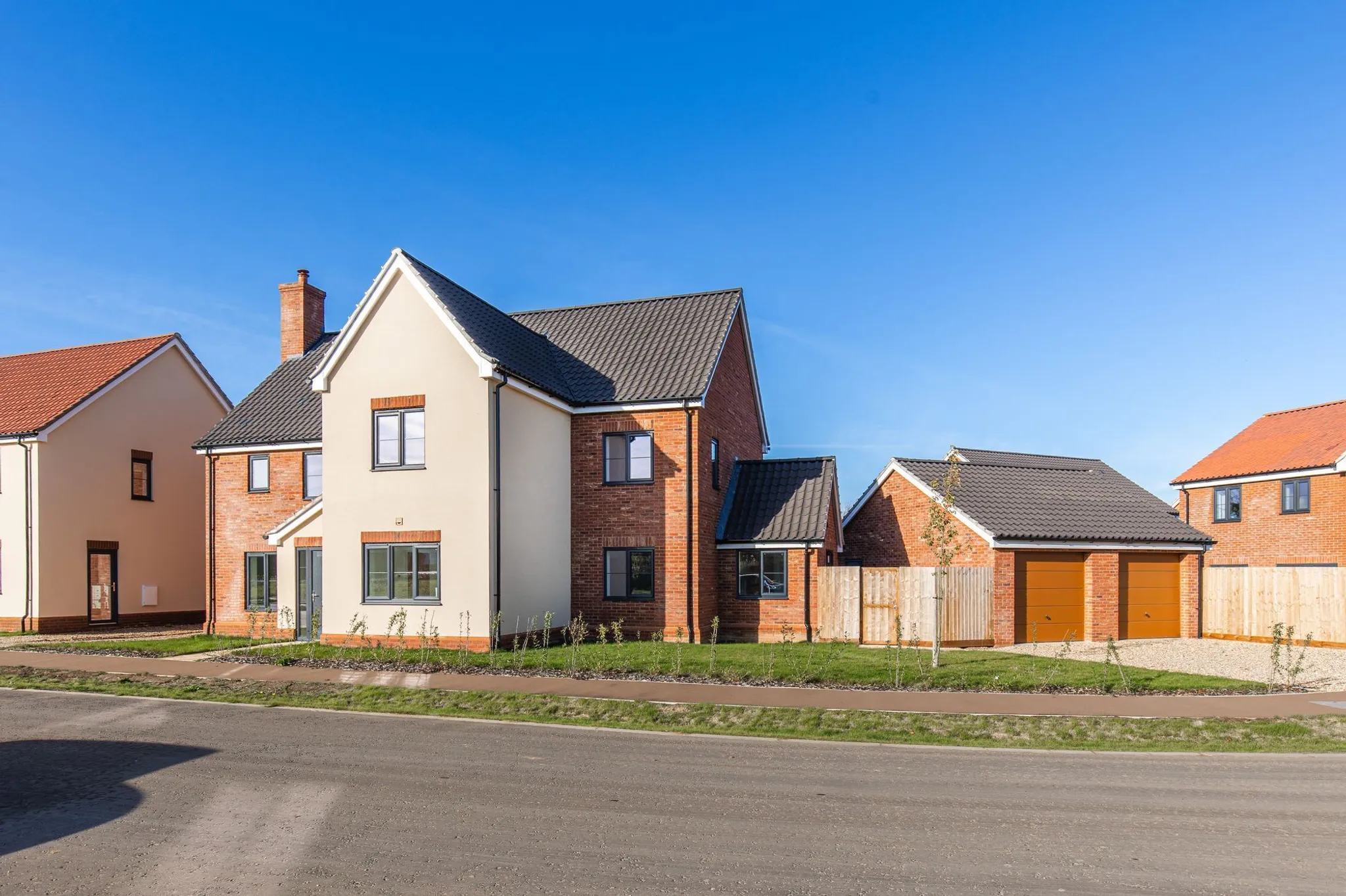 Ready To Move Into - A Substantial Detached New Home In Hales