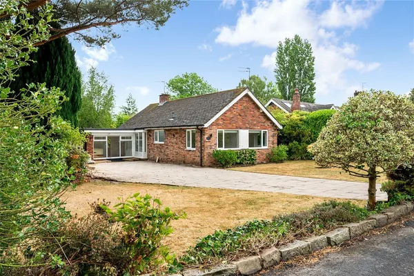 Meadow Drive, Prestbury, SK10 photo 1