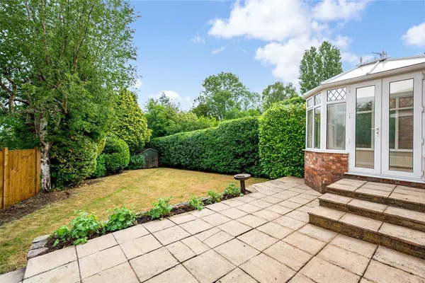 Meadow Drive, Prestbury, SK10 photo 3