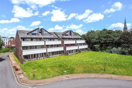 Tollhouse Close, Chichester, PO19