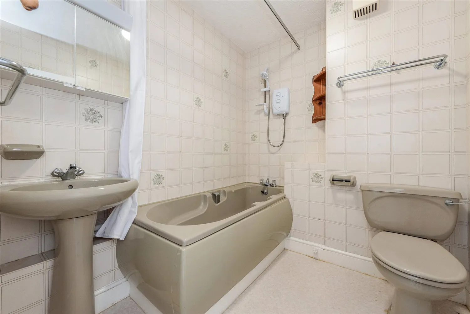 Tollhouse Close, Chichester, PO19 photo 12