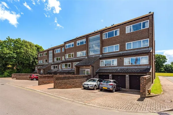 Tollhouse Close, Chichester, PO19 photo 14