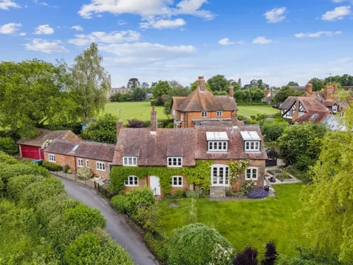 Moat Lane, Wingrave, AYLESBURYphoto