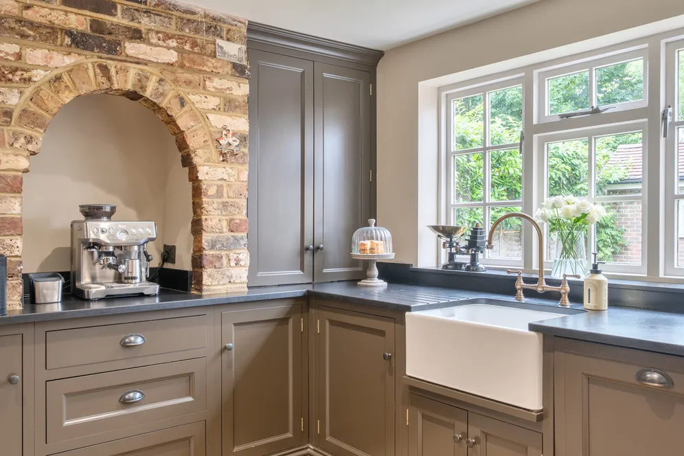 Whitemans Green, Cuckfield, RH17 photo 6