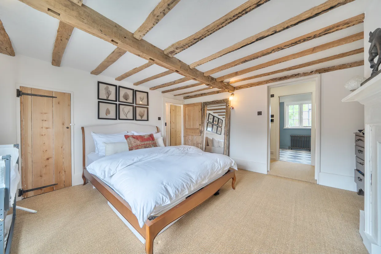 Whitemans Green, Cuckfield, RH17 photo 9