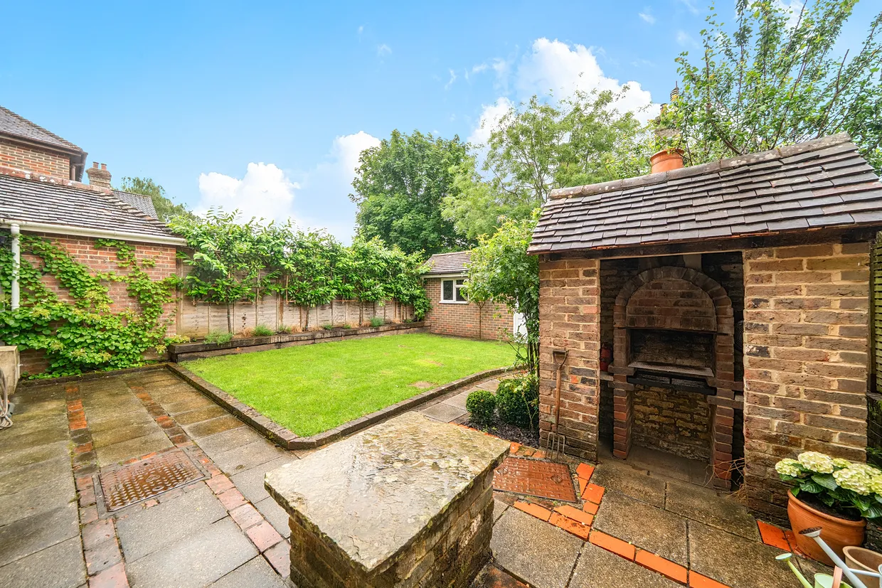 Whitemans Green, Cuckfield, RH17 photo 15