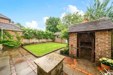 Whitemans Green, Cuckfield, RH17 photo 15