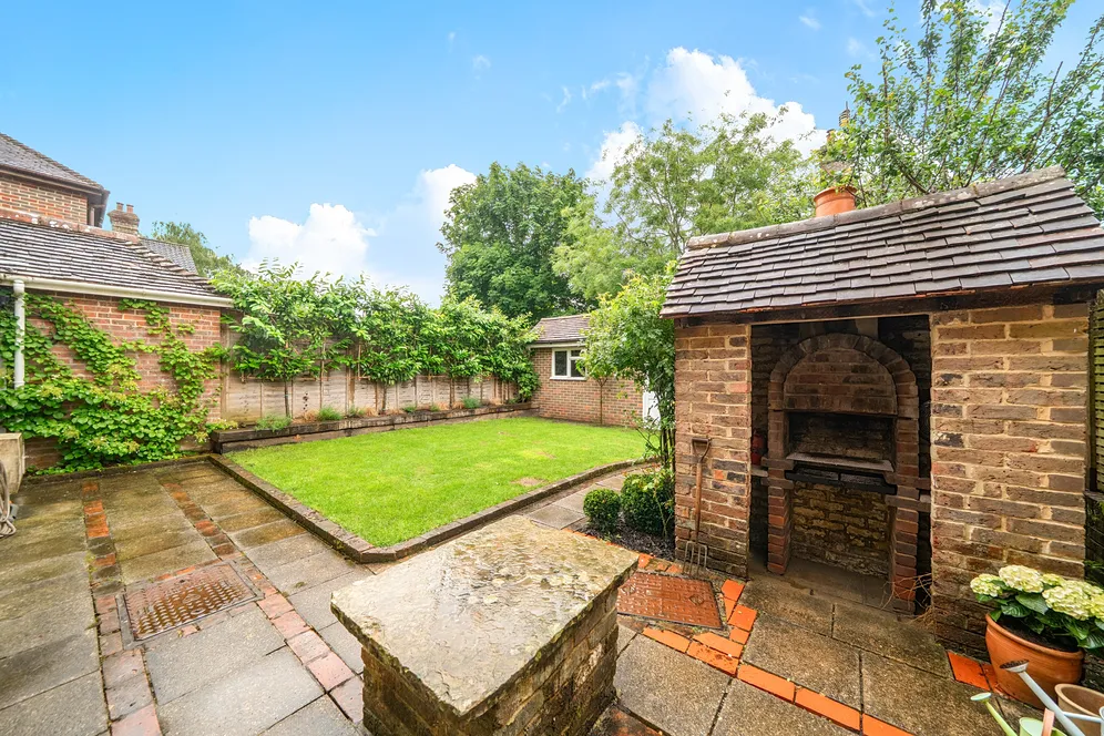 Whitemans Green, Cuckfield, RH17 photo 15