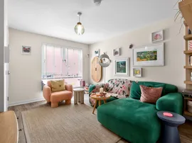 Lakeview Grove, Glasgow thumb 2
