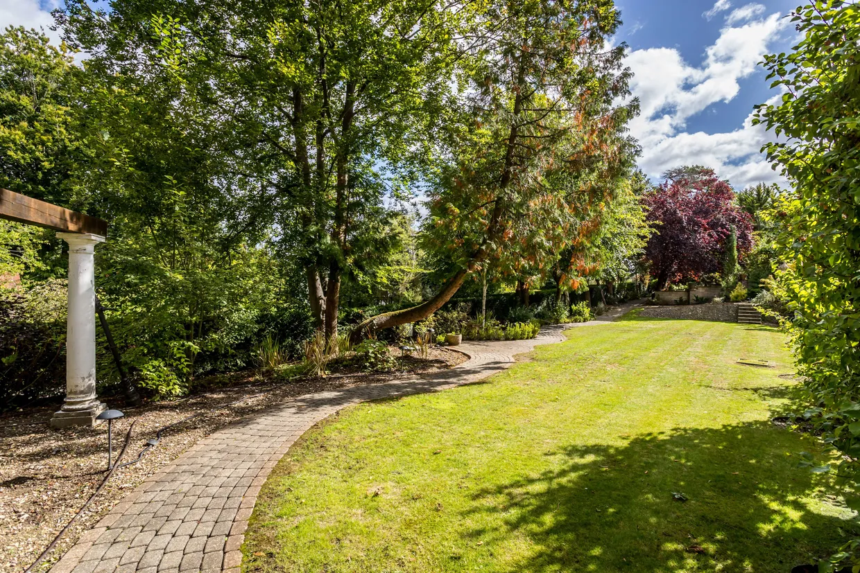 Furze Hill, Purley, CR8 photo 3