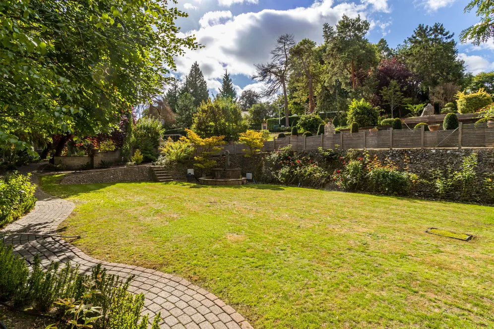 Furze Hill, Purley, CR8 photo 26