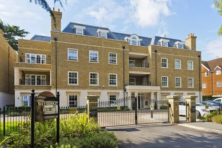 Queens Road, Weybridge, KT13