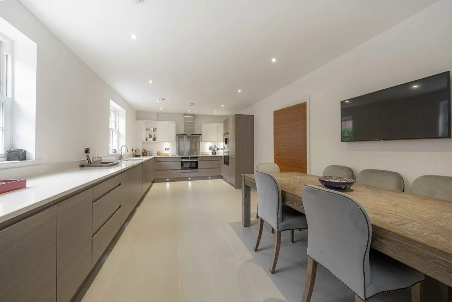 Queens Road, Weybridge, KT13 photo 3