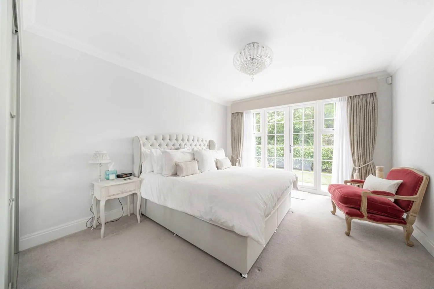 Queens Road, Weybridge, KT13 photo 4