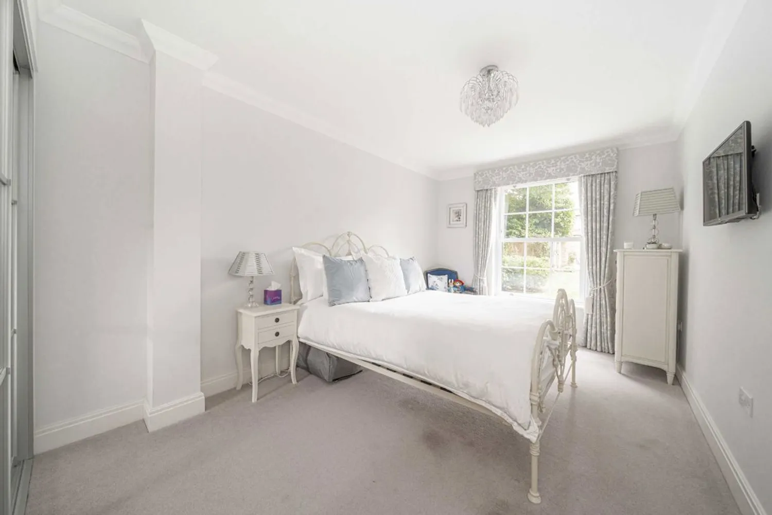 Queens Road, Weybridge, KT13 photo 5