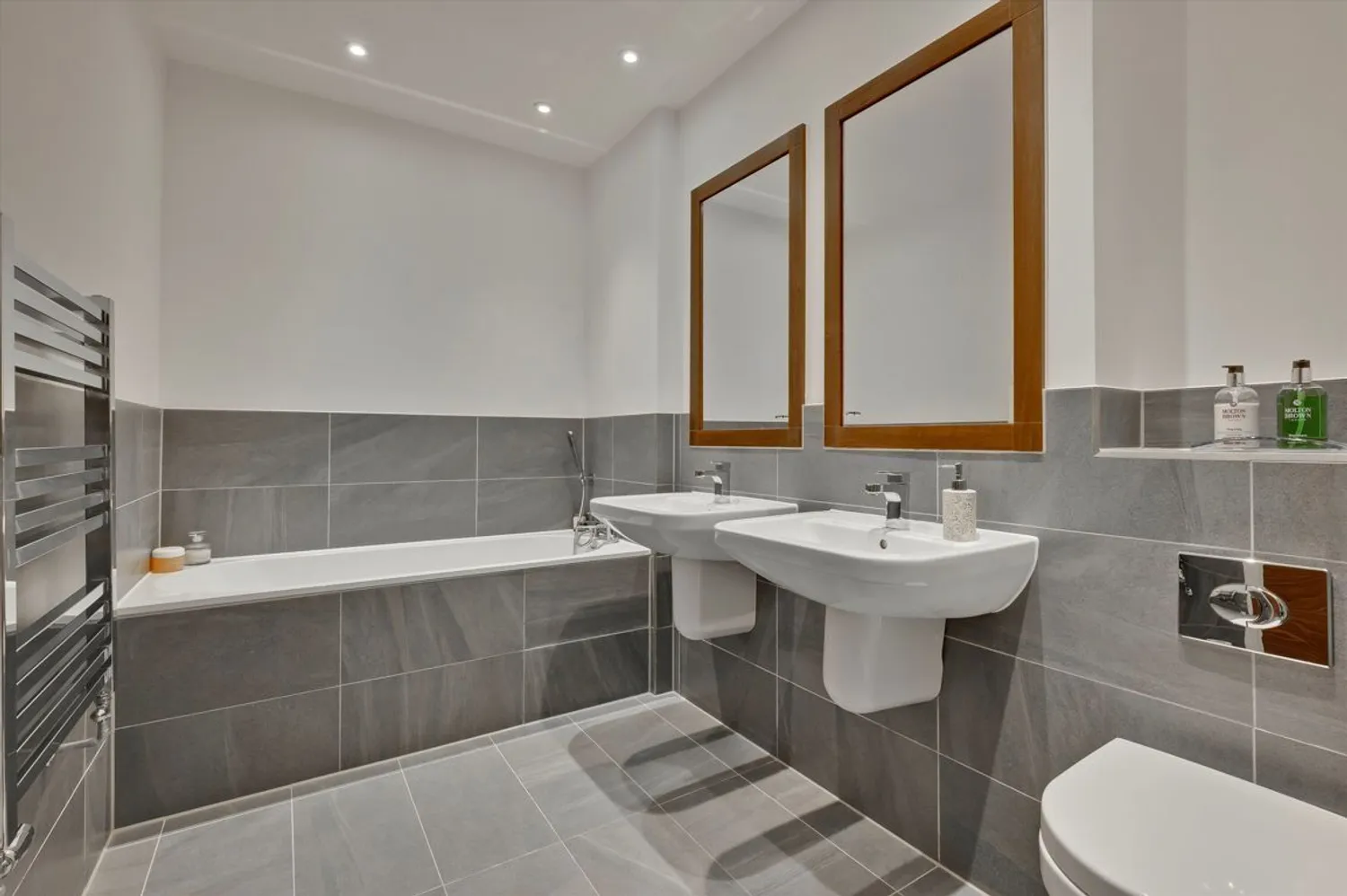 Queens Road, Weybridge, KT13 photo 6