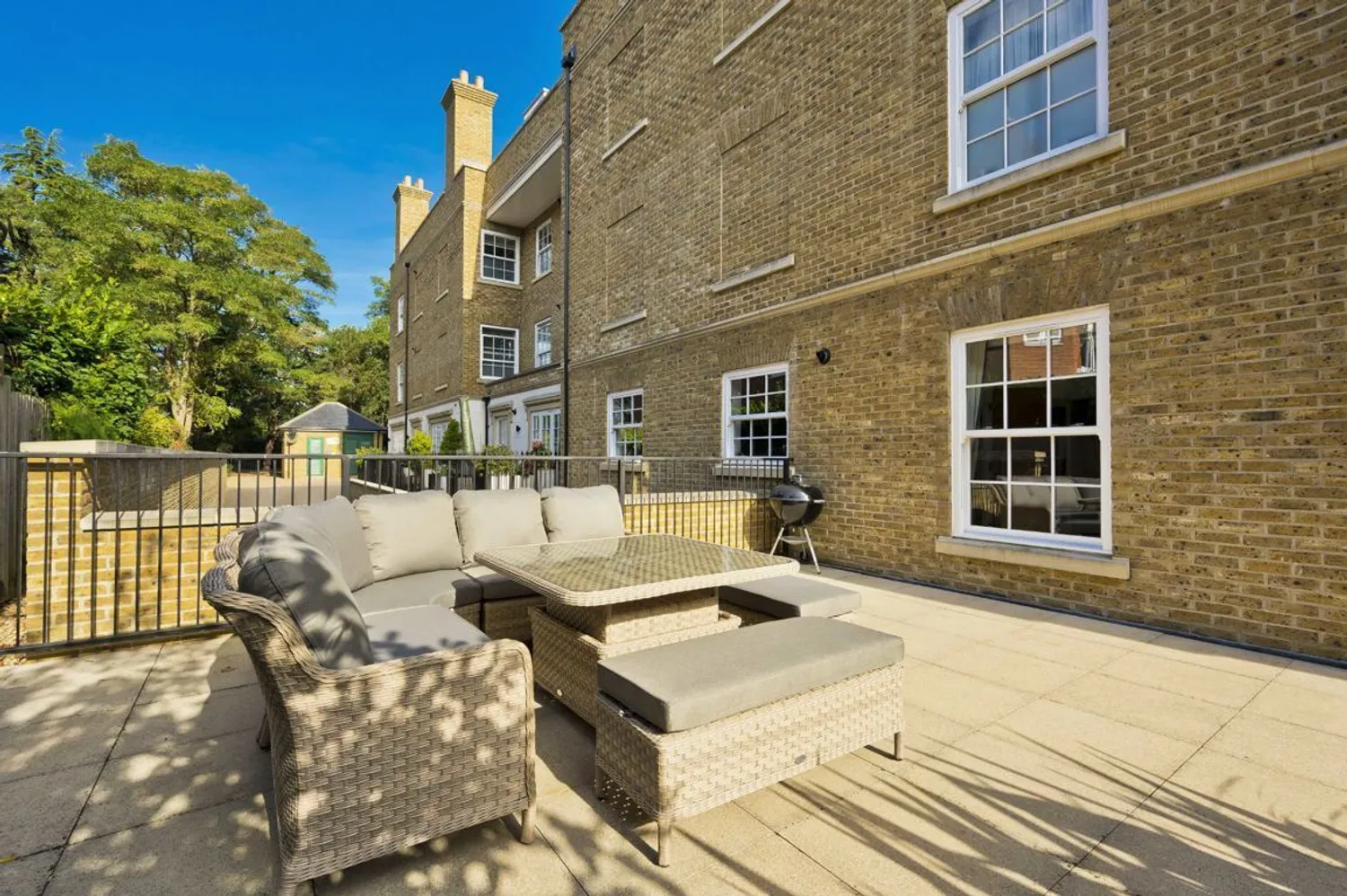 Queens Road, Weybridge, KT13 photo 7