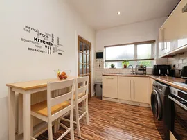 Chestnut Grove, Garden Village, Hull thumb 3