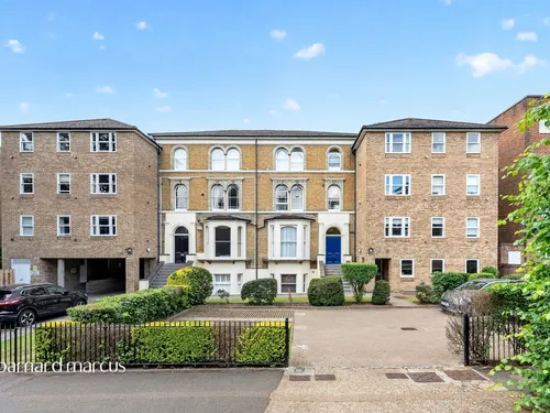 The Avenue, Surbitonphoto